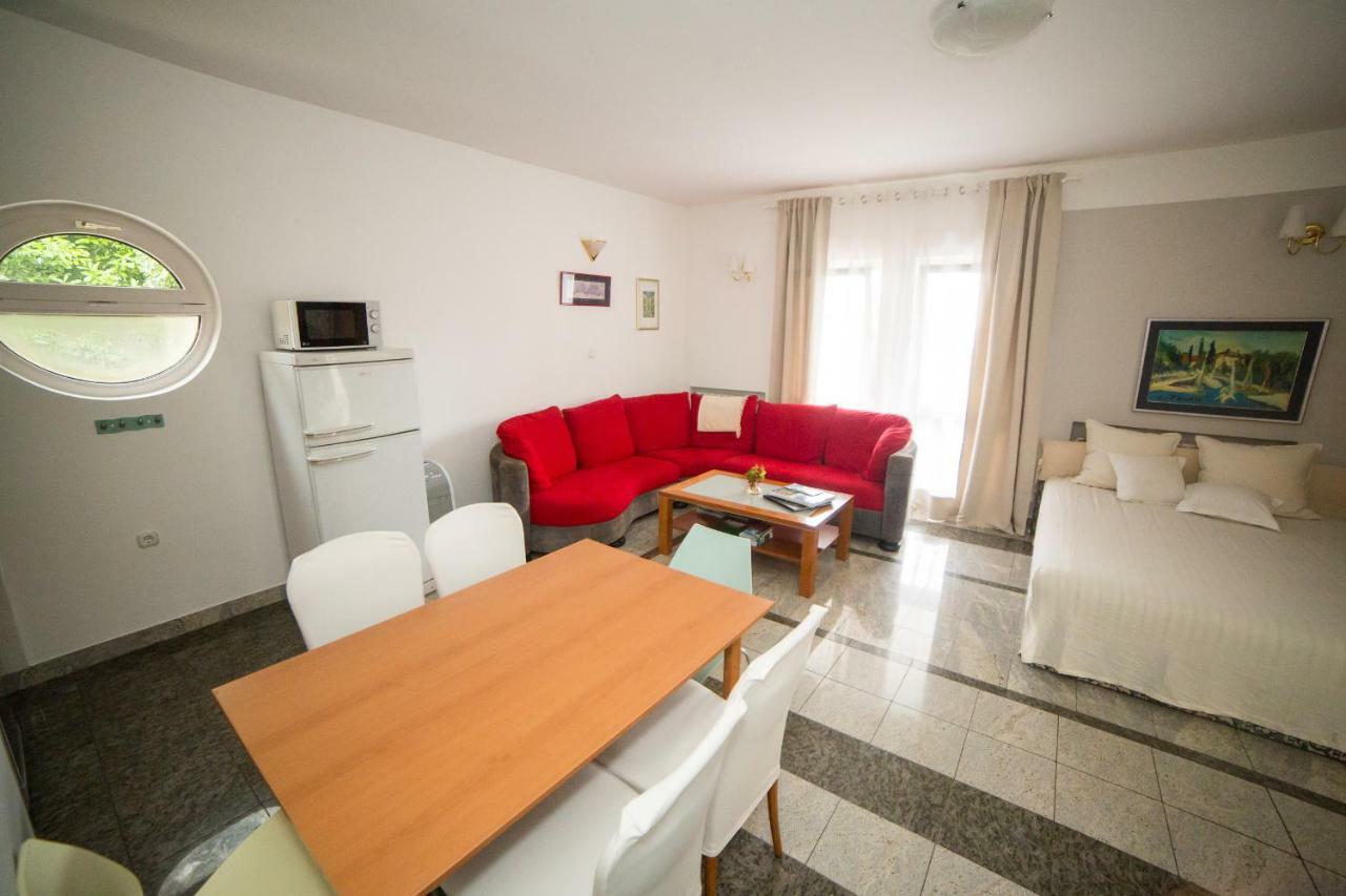 Apartments Villa Majda Матули Екстериор снимка