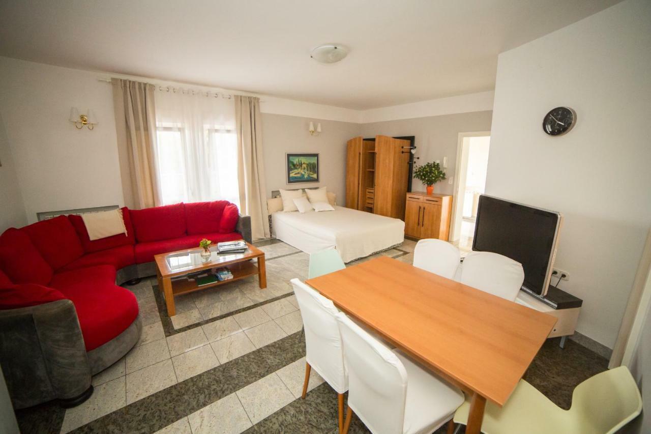 Apartments Villa Majda Матули Екстериор снимка
